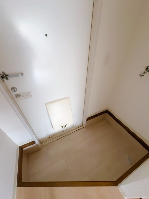 カレッジサイド寺田 玄関