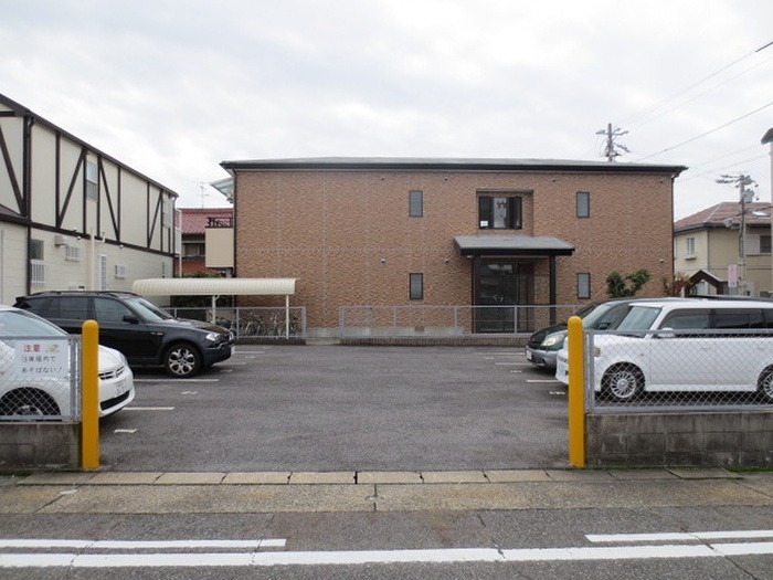 メゾンK 駐車場