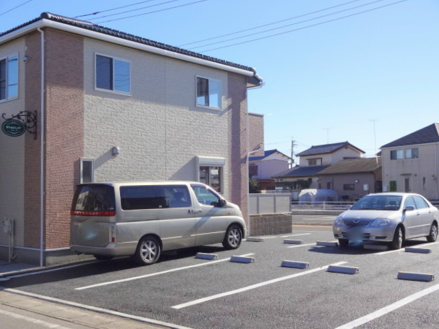 フルール 駐車場