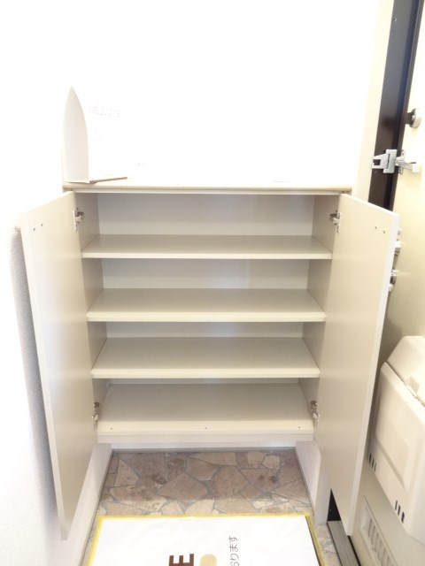 クレール新柏 収納