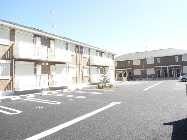キャトルセゾンＦ 駐車場