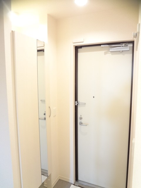 フラッツ酒井根Ⅱ 玄関