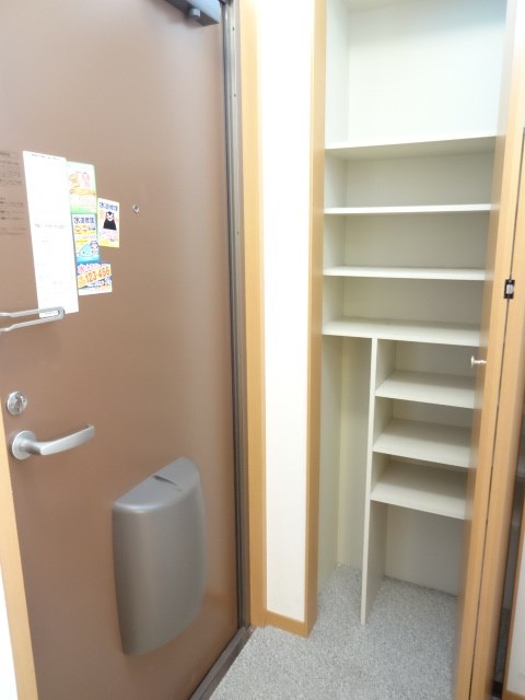 グリーンルーフ 玄関