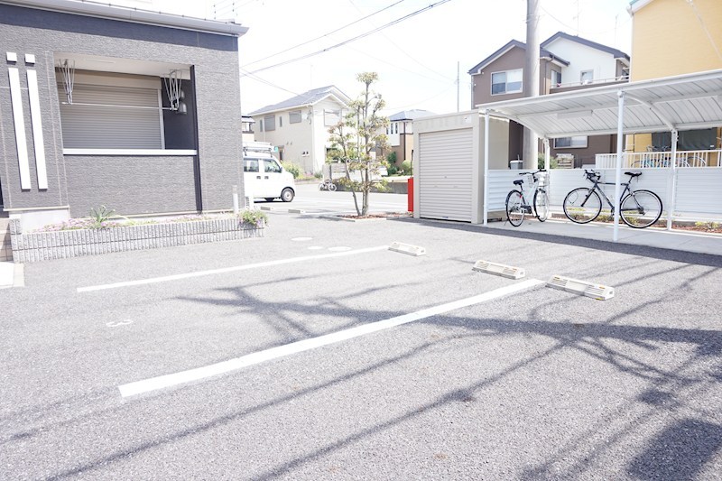 ガーデン　タゼーム 駐車場