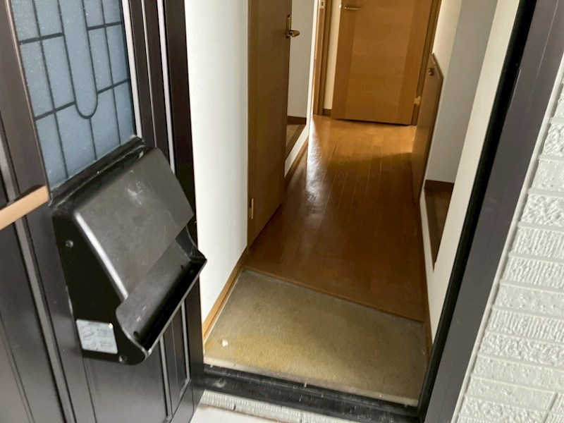 ハイツ東通 玄関