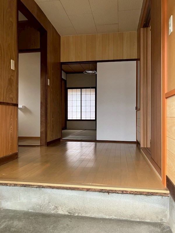 泉東町貸家 玄関