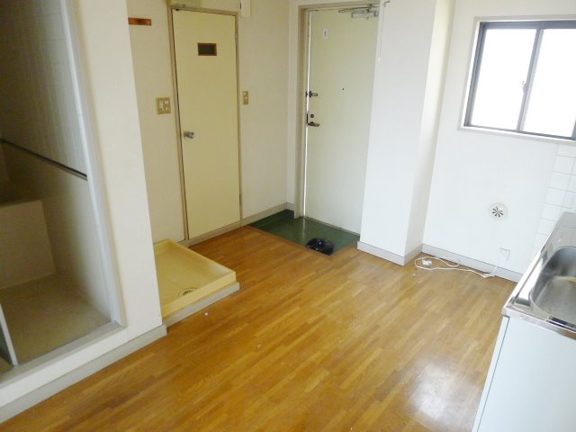 髙山木材本社ビル 玄関