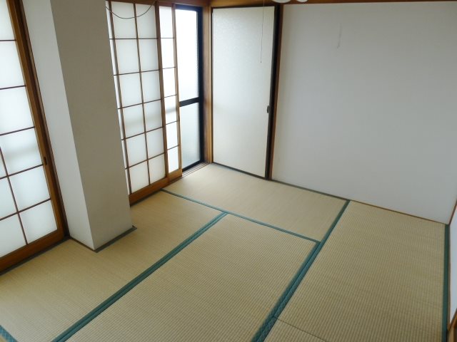 髙山木材本社ビル ベッドルーム