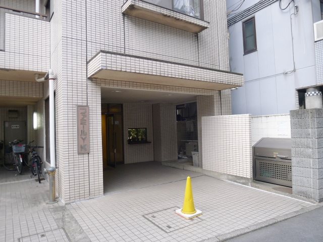 ファミールYK エントランス