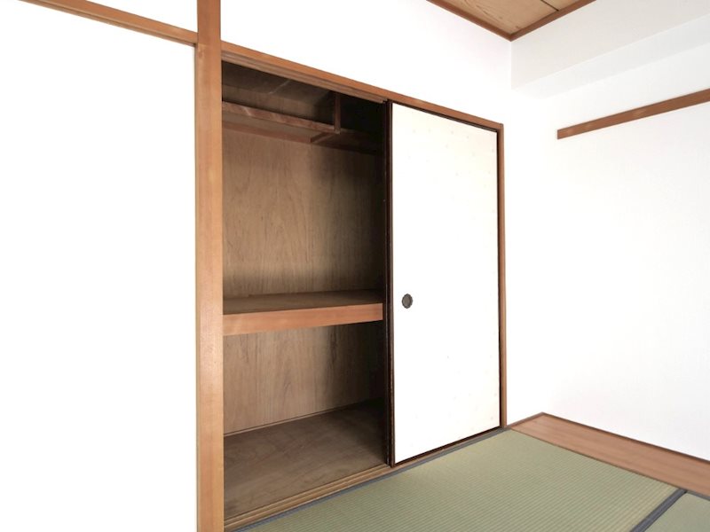 メゾンドシャンタル 収納
