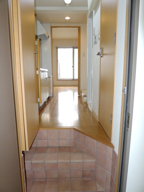 アステラス烏山 玄関