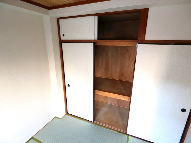 プレズントハイツ麻生２号館 収納