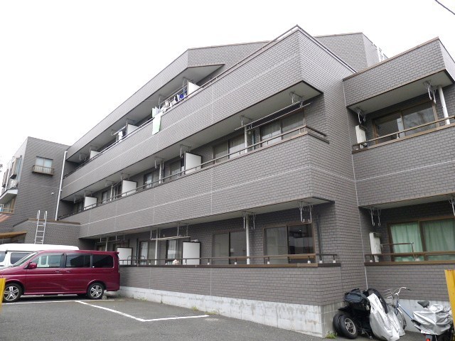 プレズントハイツ麻生２号館 駐車場