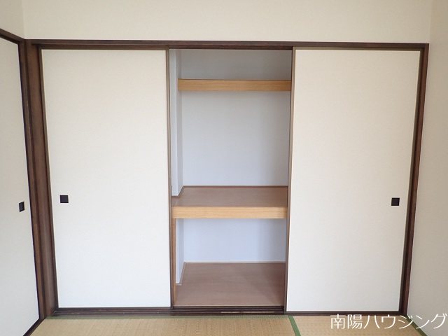 ガーデン若葉 収納