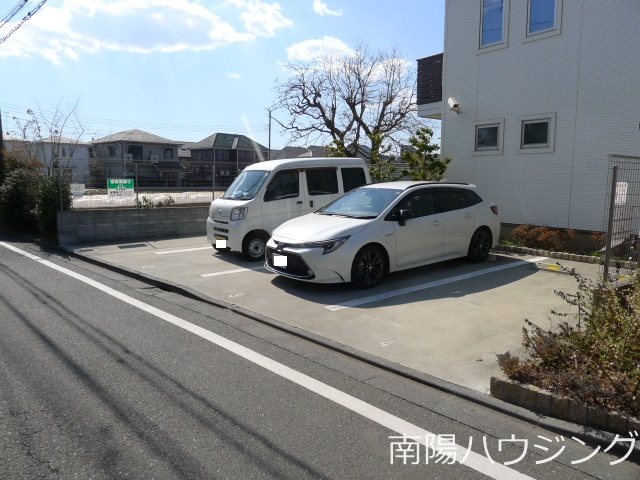 lupinus sengawa駐車場 外観