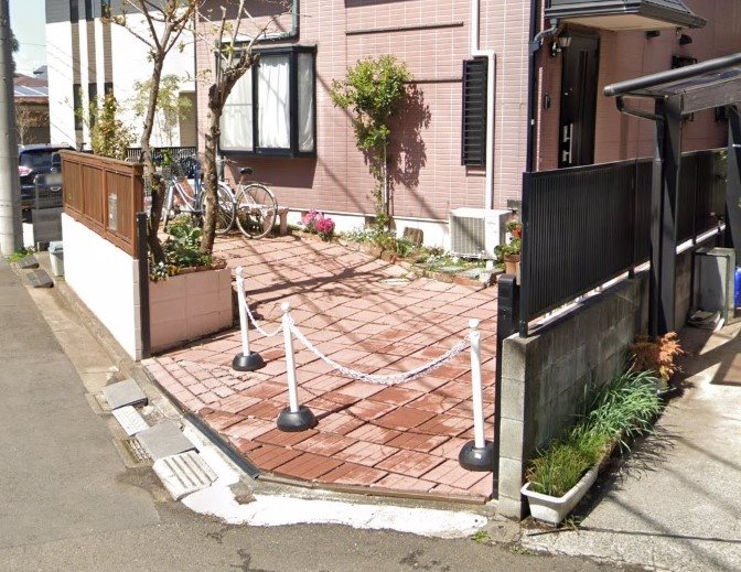 BIG TREEハウス 駐車場