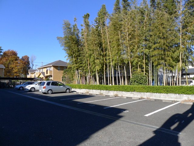 ローレルハイツ 駐車場