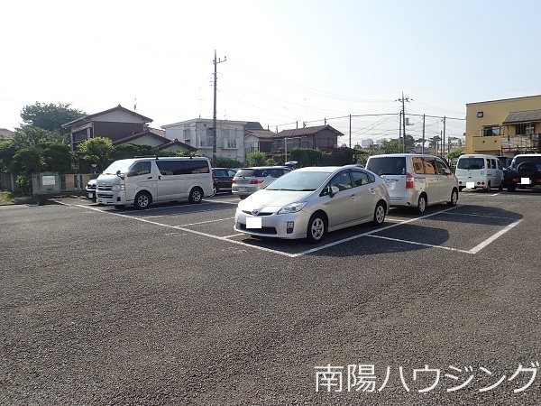 中山興産牟礼駐車場 外観