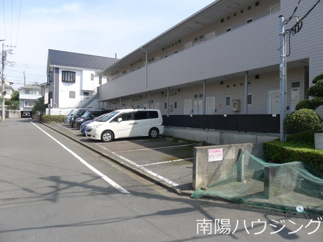 KMハウス駐車場 外観