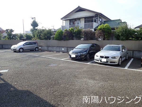 メゾンボヌール 駐車場