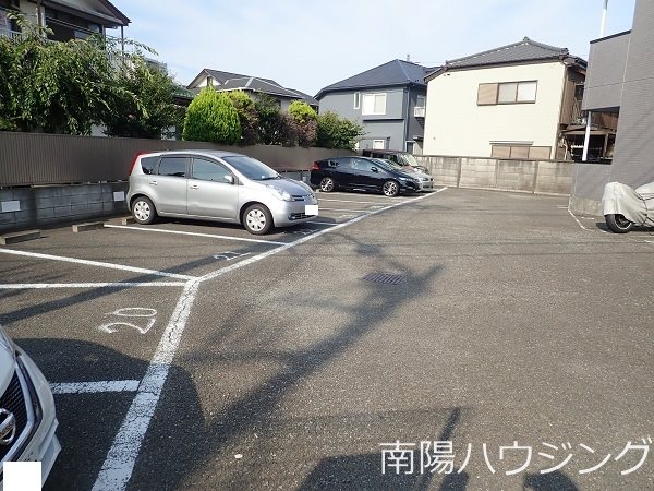 メゾンボヌール 駐車場