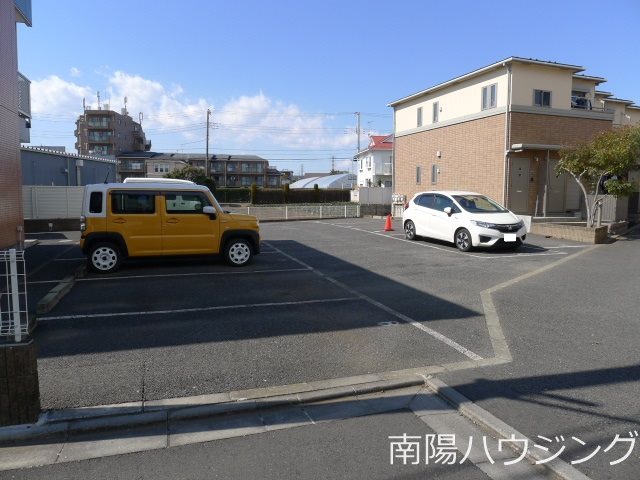 グランシャリオ駐車場 外観