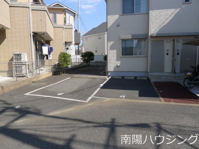 グランシャリオ駐車場 外観