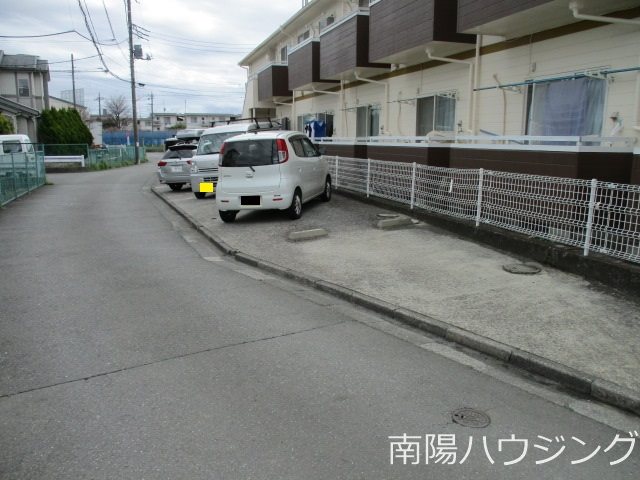 コーポジェム 駐車場