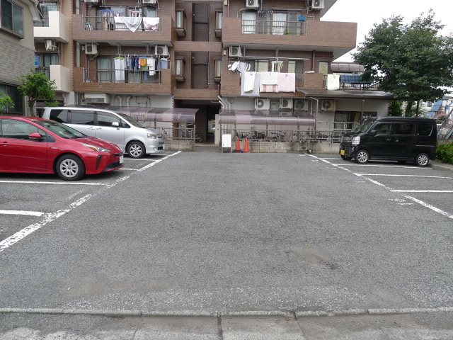 モンレーブ大町 駐車場