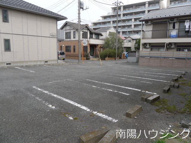 第1パーキングタナベ 駐車場