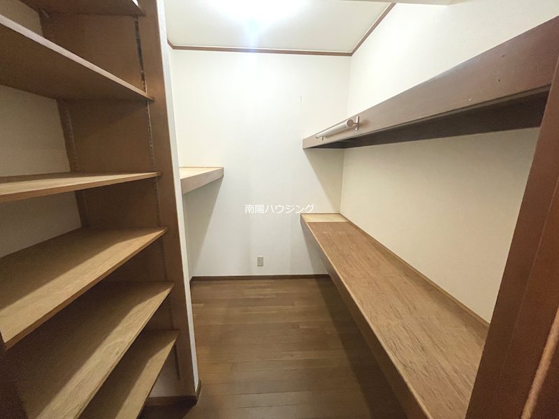 テラス喜多見ガーデン 収納