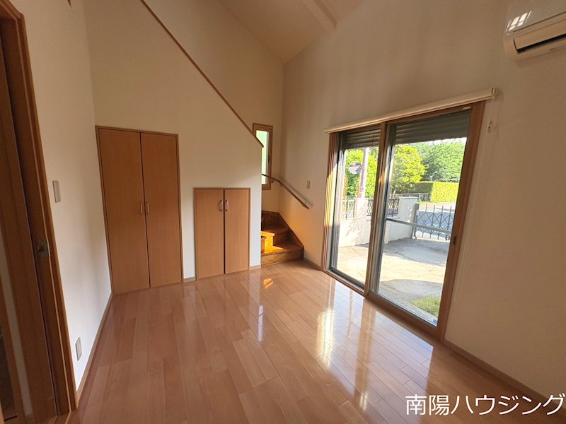調布ヶ丘１丁目戸建 リビング
