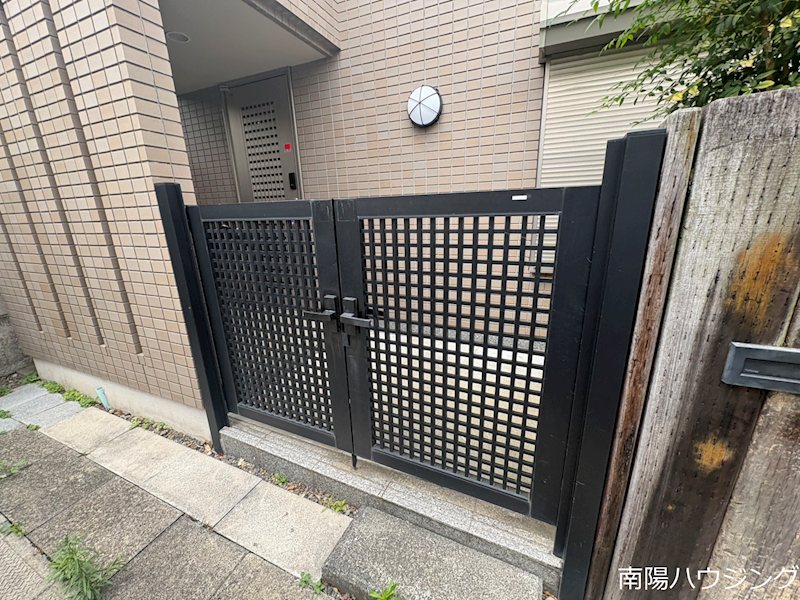 上祖師谷1丁目戸建 エントランス