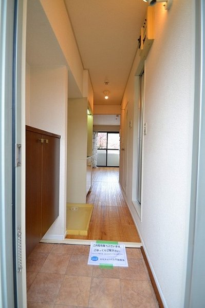 レミントンテラスＡ 玄関