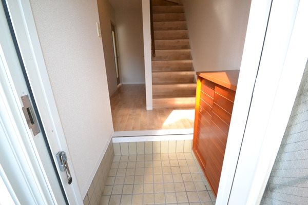 フレグランス高尾 玄関