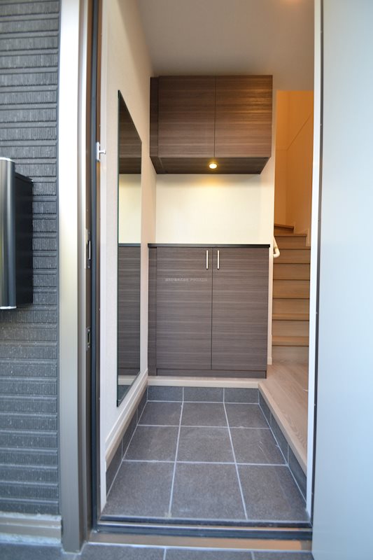 ヴァールハイト 玄関