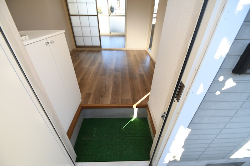 ジュネス２２ 玄関