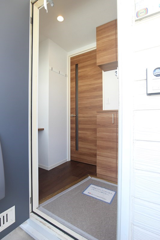 マインズＢ 玄関