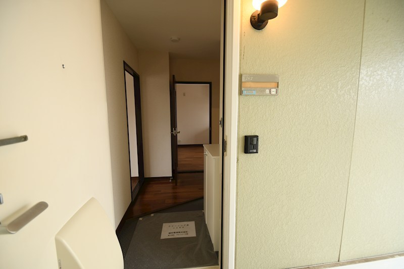 サンレイク芝中B 玄関