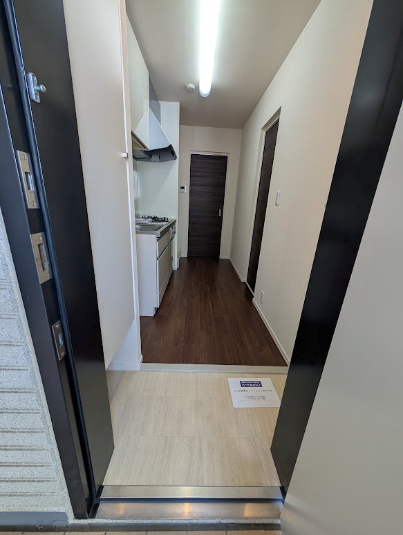 ｊａｒｄｉｎ　ｄｅ　ｌａ　ｃｏｌｉｎａ 玄関