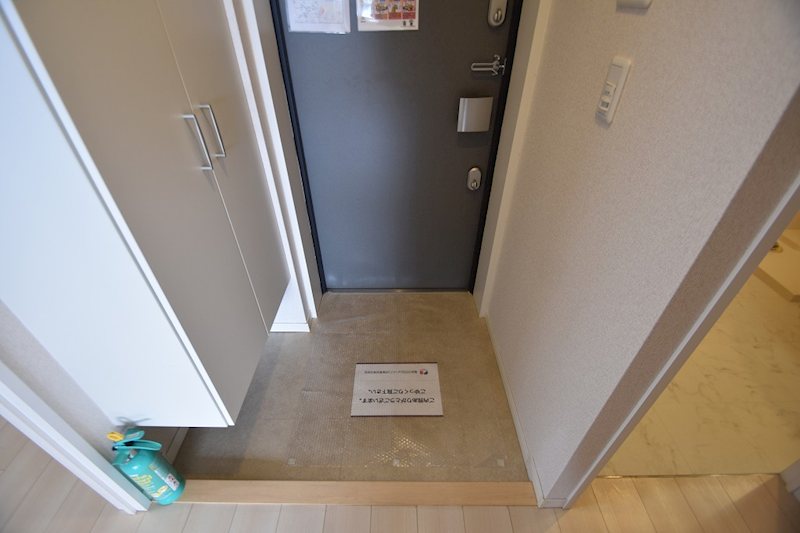 シャーメゾンステージ日野 玄関