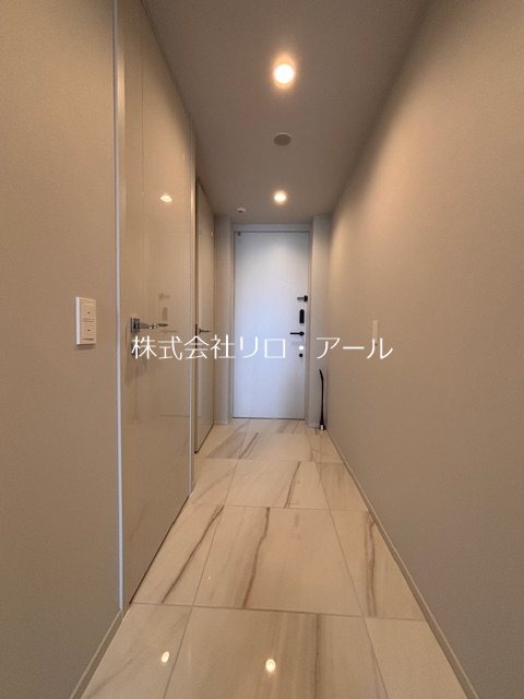 三田ガーデンヒルズN棟 玄関