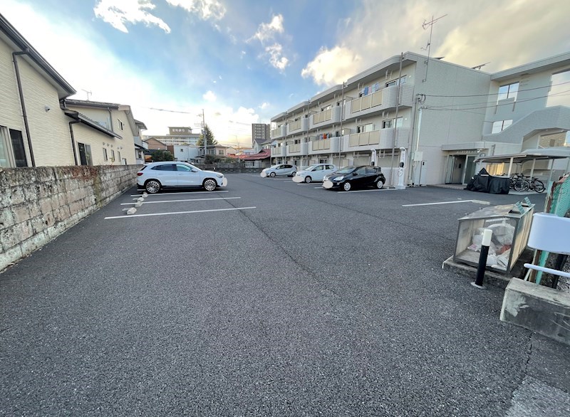 ユーミーセレッソ 駐車場