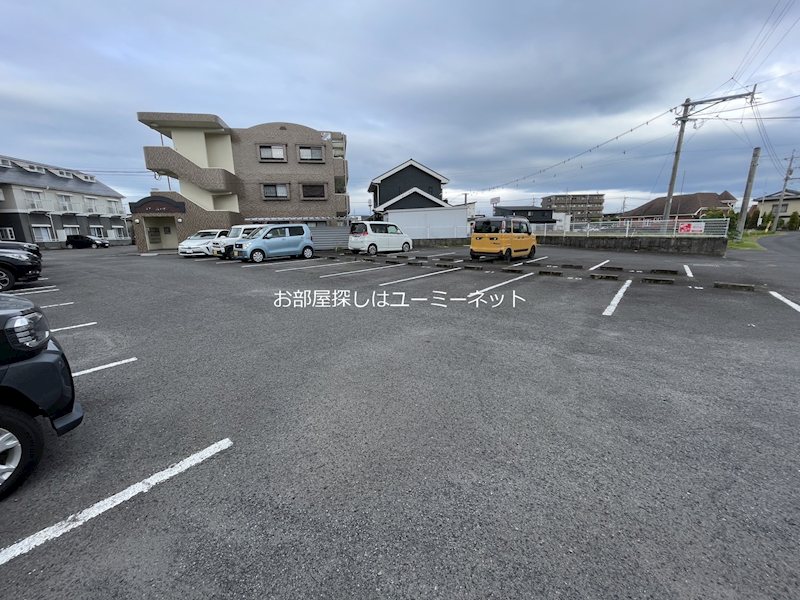 ドリームハウス 駐車場