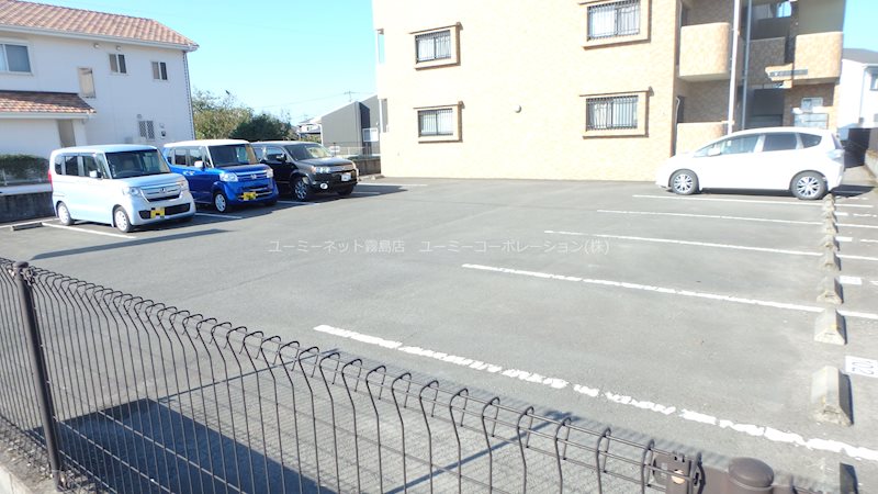 Y・Kストーク 駐車場