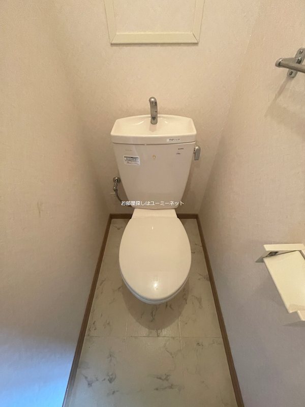 アクロス トイレ