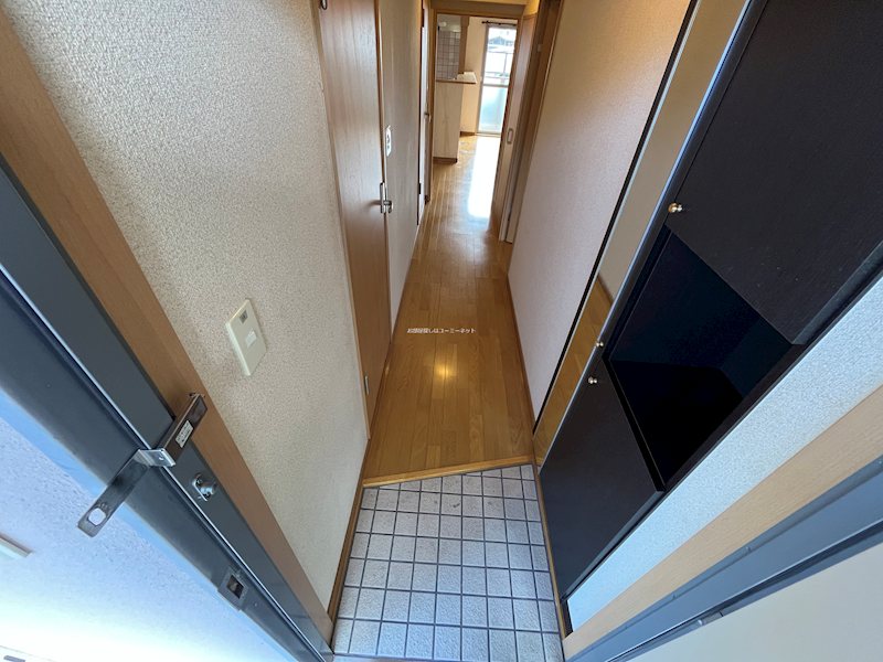 アクロス 玄関
