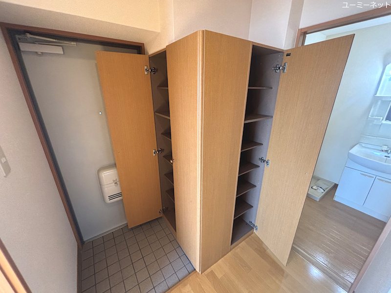 シャトレ有田 玄関