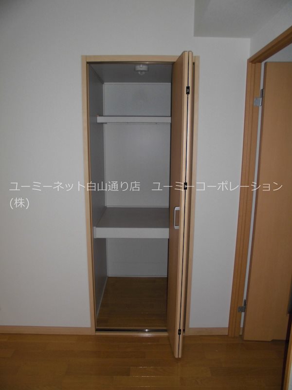 グランディールさくら 収納