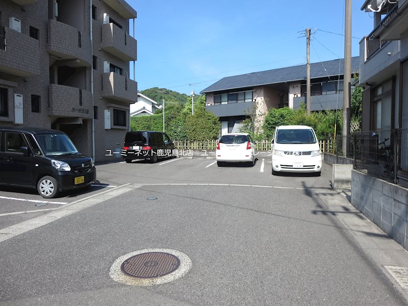コーポラス桜 駐車場